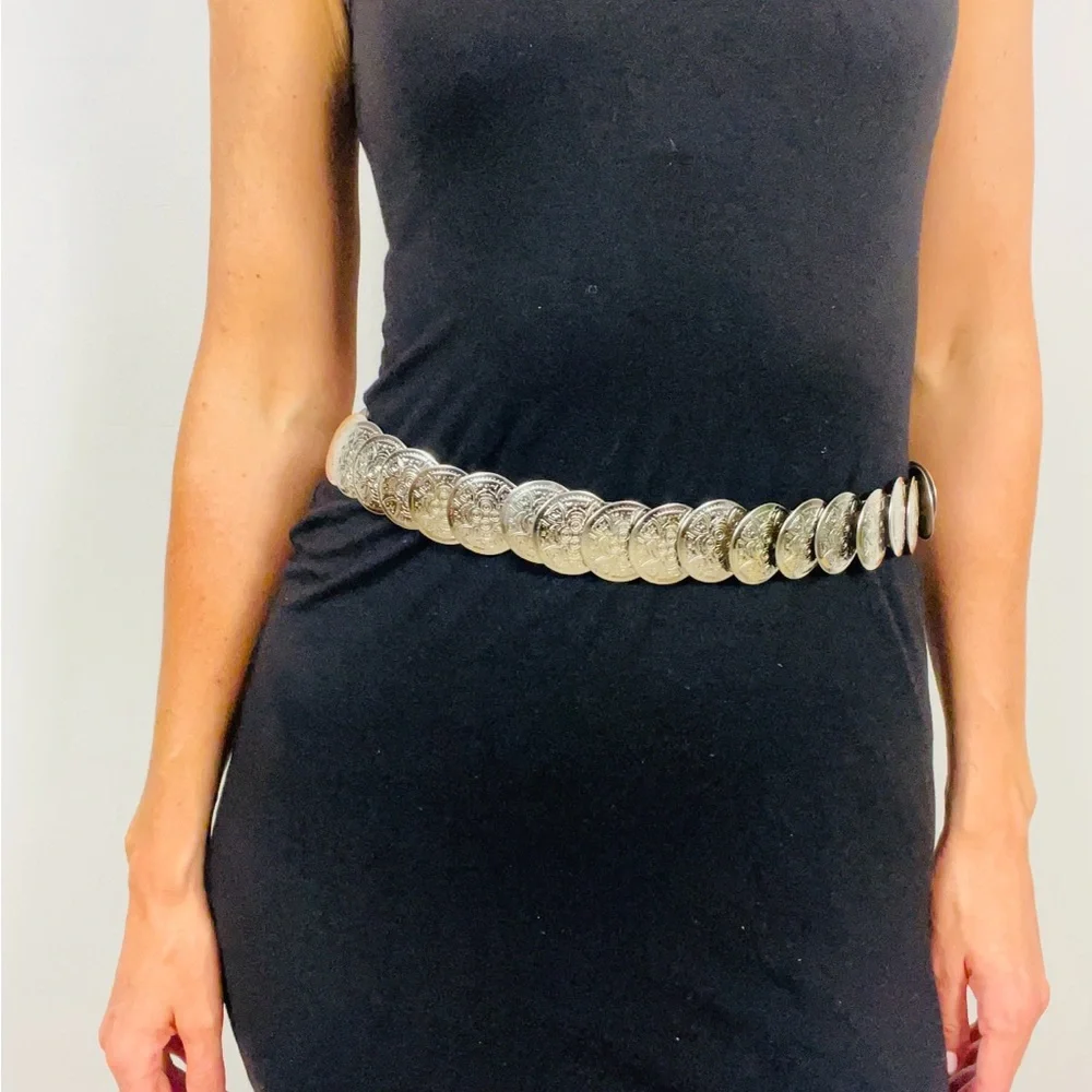 Vintage Silver Dollar Stretch Cinch Belt – Western Glam Statement Accessory